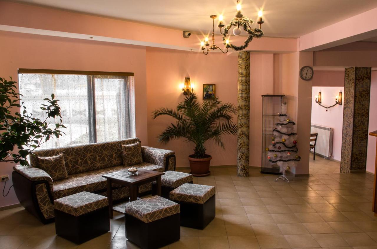Family Hotel Virgin Ribarica Exterior photo