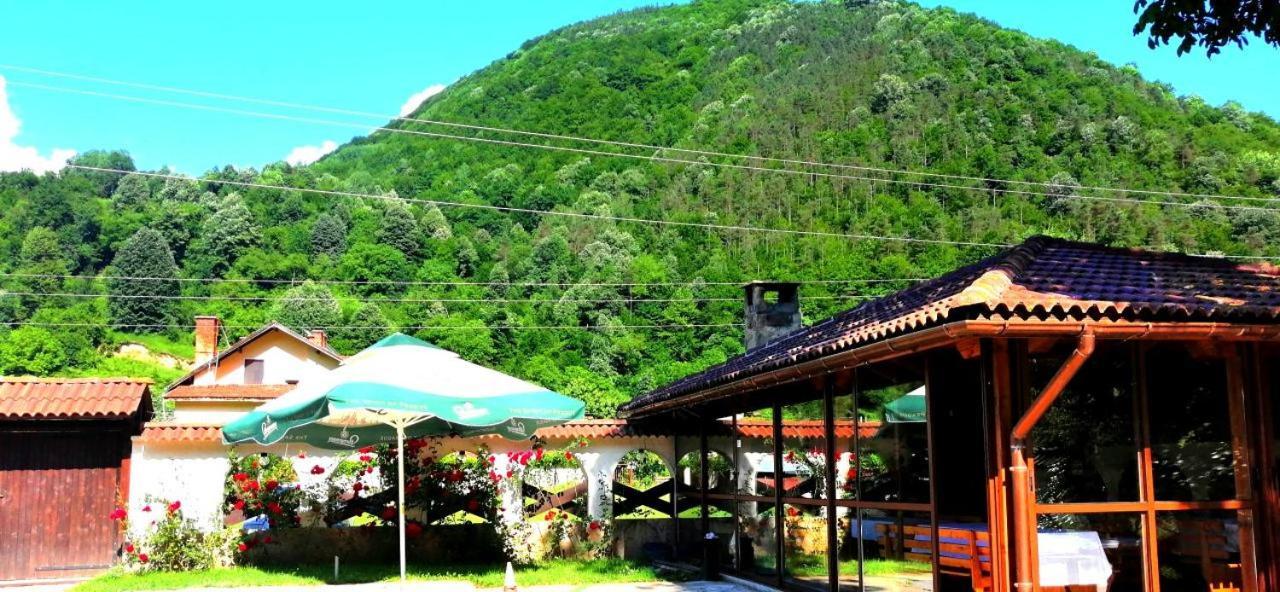 Family Hotel Virgin Ribarica Exterior photo